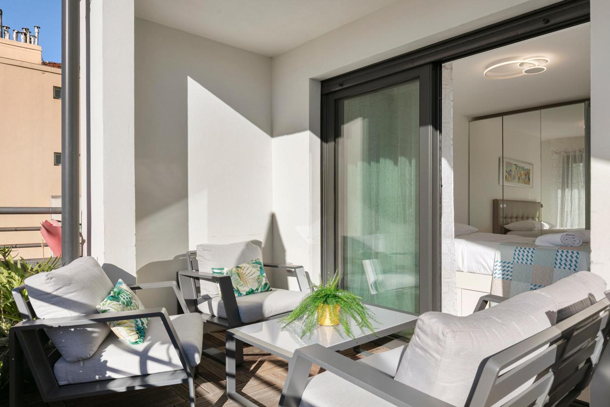 Suite Relax Five Stars Holiday House Nice Exterior photo